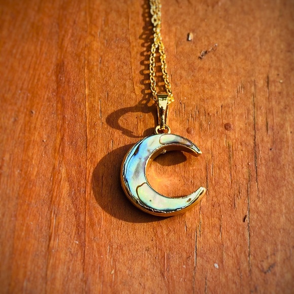 18K Abalone Shell Moon Necklace - Picture 2 of 3